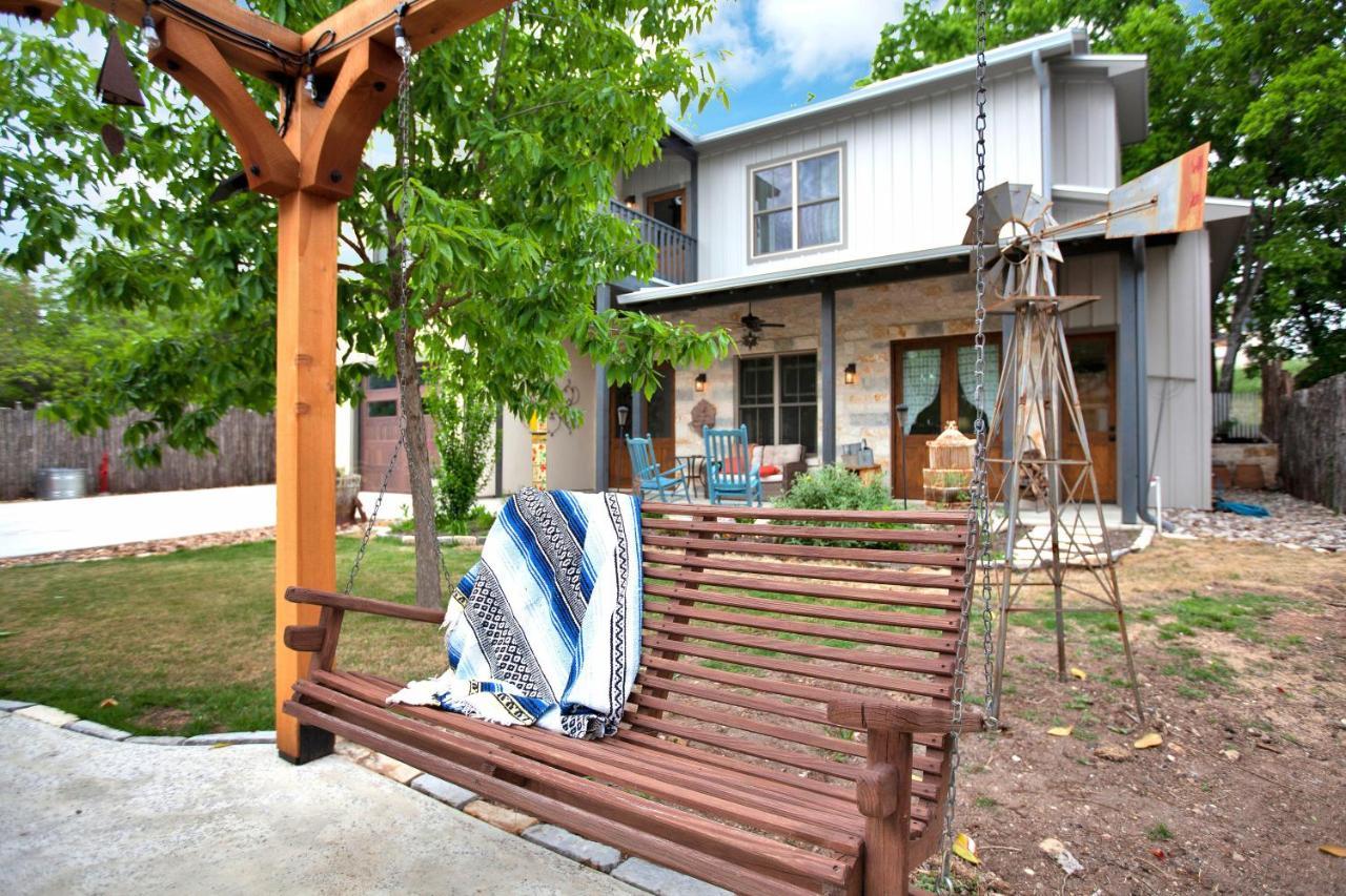 Luxury Craftsman Home With Hot Tub And Firepit - 1Blk To Main Fredericksburg Exterior photo