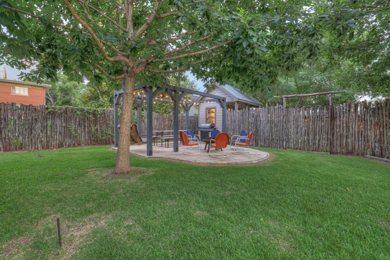 Luxury Craftsman Home With Hot Tub And Firepit - 1Blk To Main Fredericksburg Exterior photo